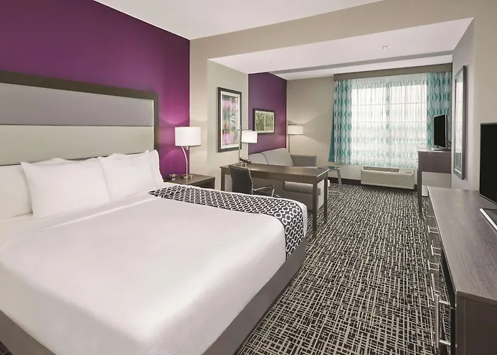 La Quinta By Wyndham Il Hotel 3*