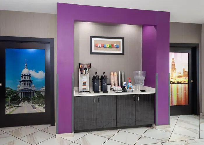 La Quinta By Wyndham Il Hotel 3*